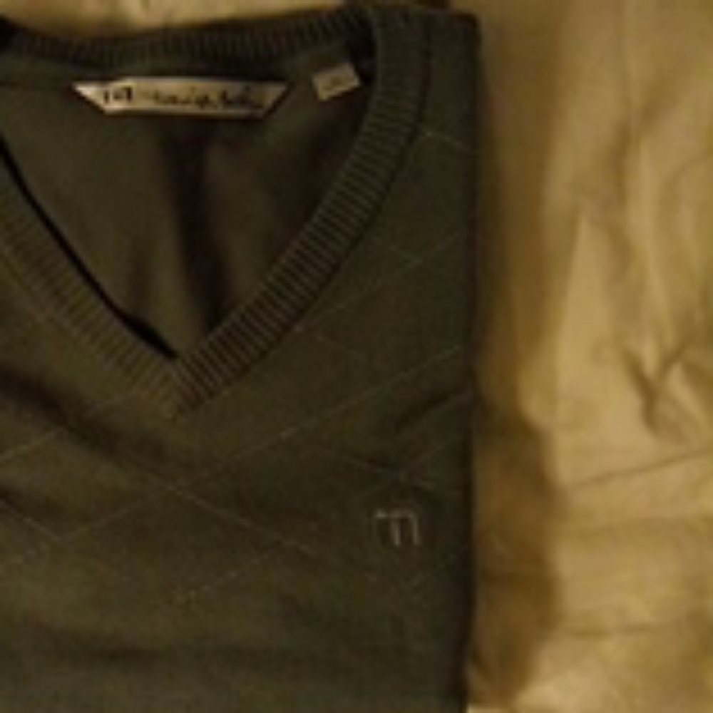 V neck pull over